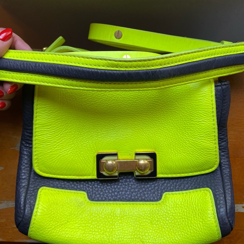 Vintage Marc Jacobs Neon Yellow/Navy Crossbody bag